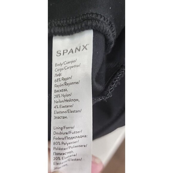 Spanx Black Skinny Leg Ponte Knit Cropped Pants 29.5" Waist Petite Women's MP - Picture 11 of 12